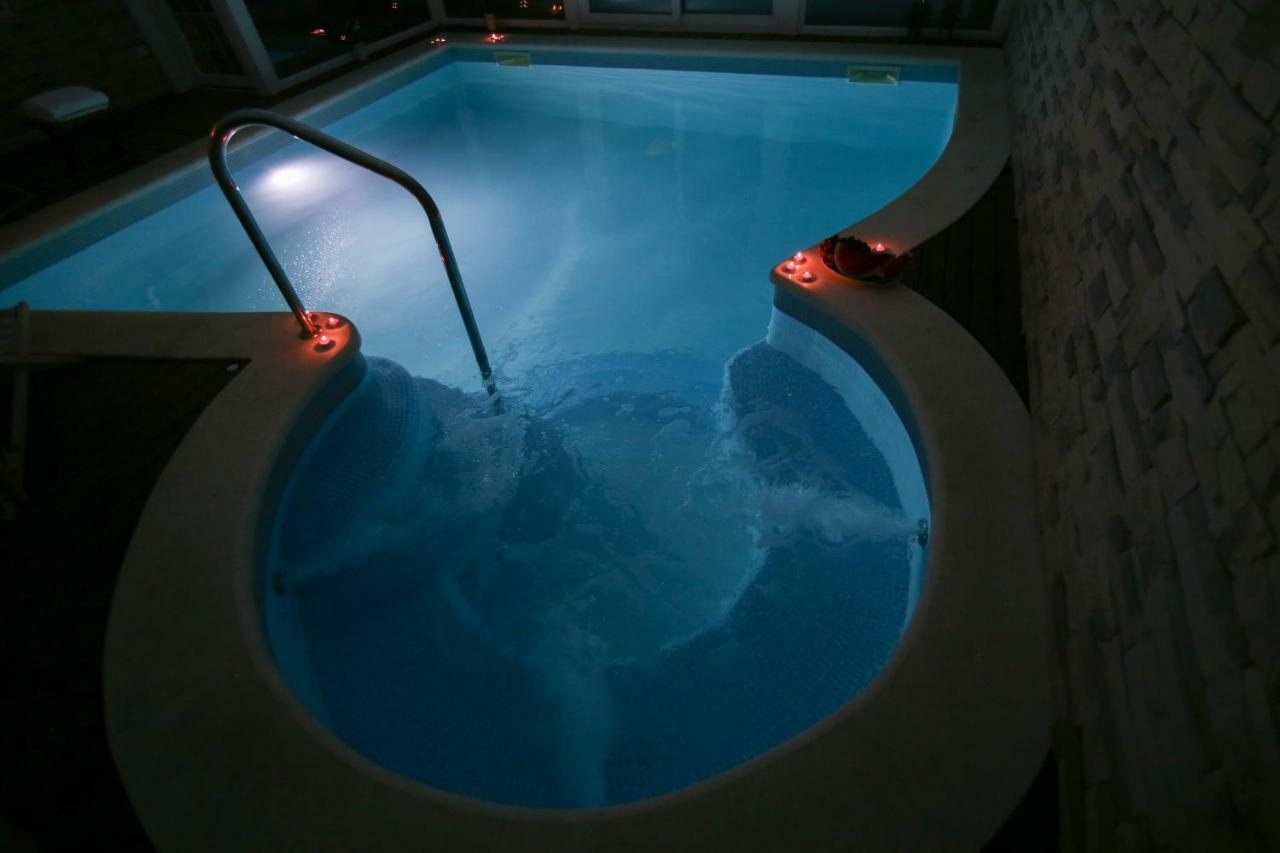 Eco Eclectic Villa With Pool Solin Exterior photo
