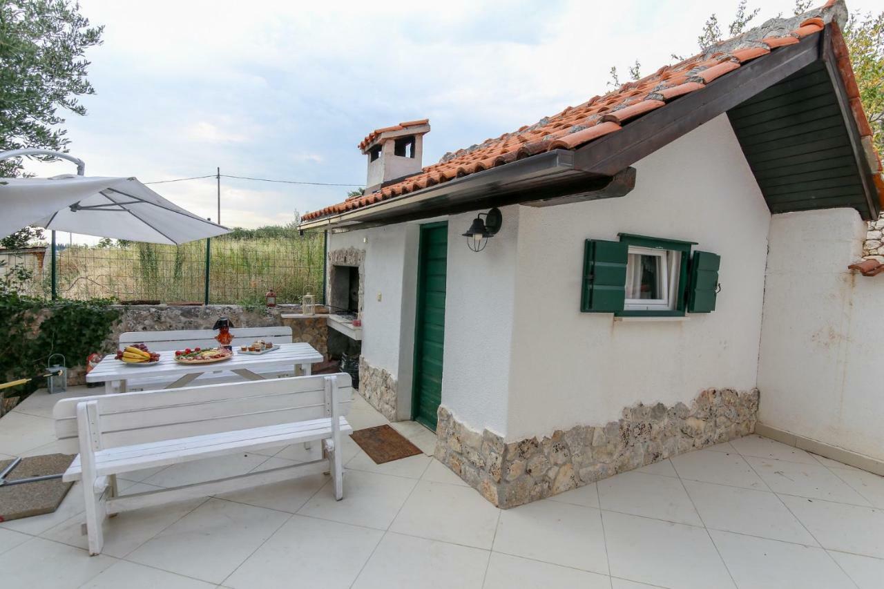 Eco Eclectic Villa With Pool Solin Exterior photo